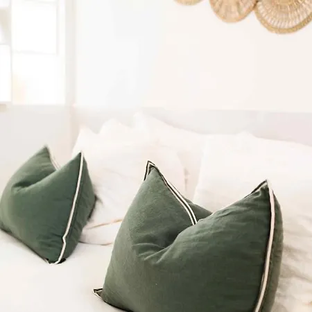 Spacious 1 Bed Studio In Lapa *